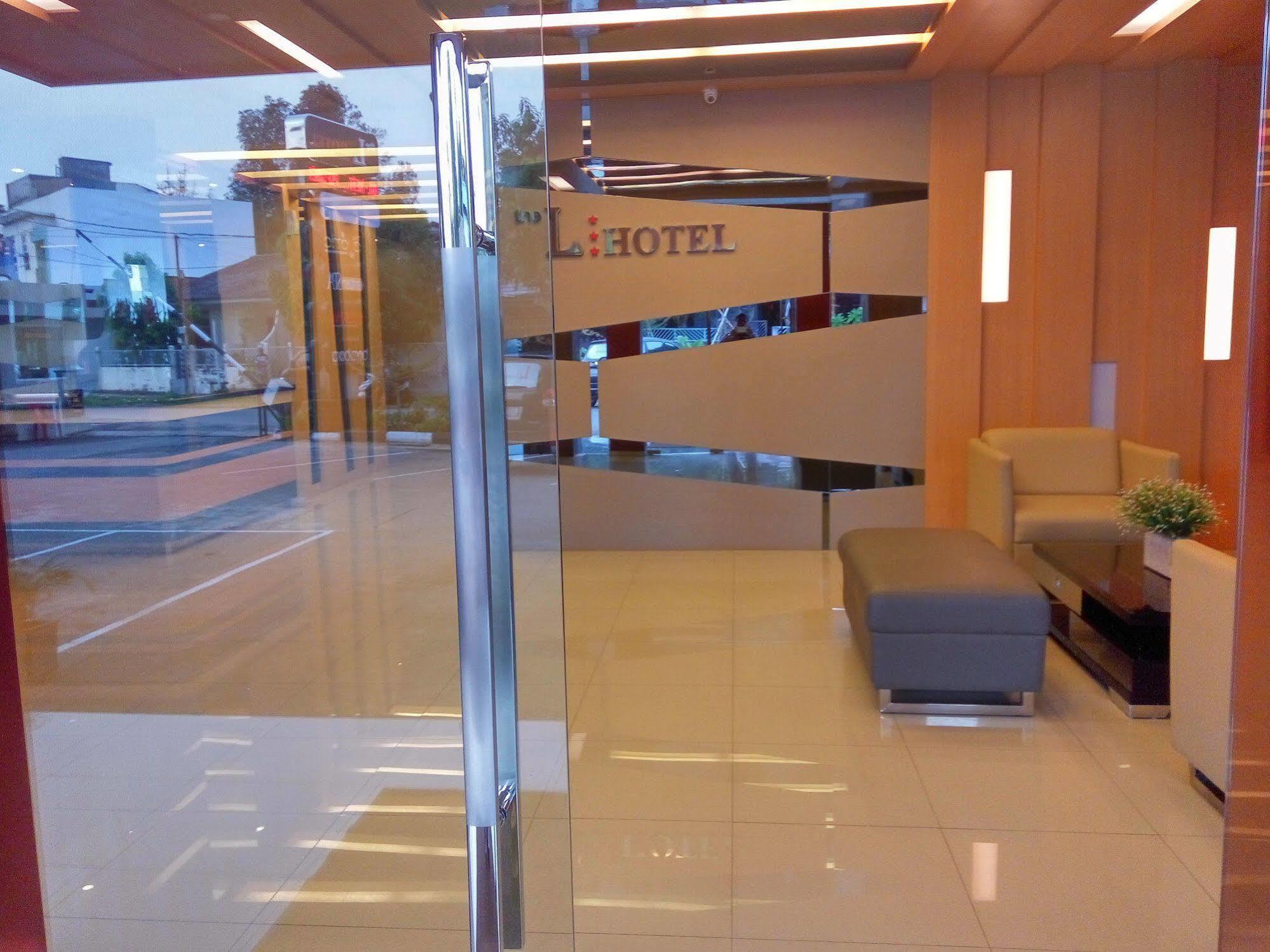 The L Hotel Entertainment Batam Екстериор снимка