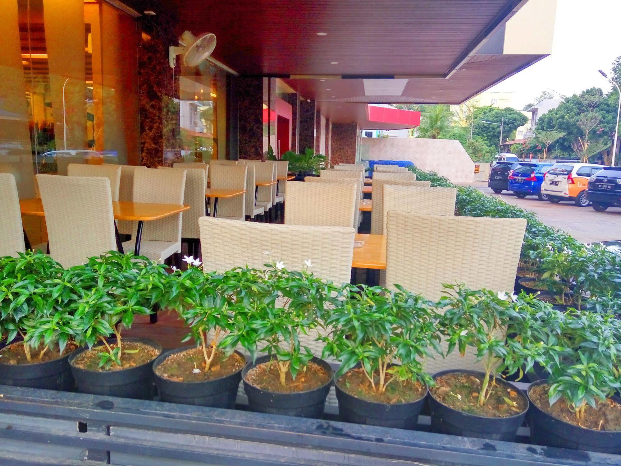 The L Hotel Entertainment Batam Екстериор снимка