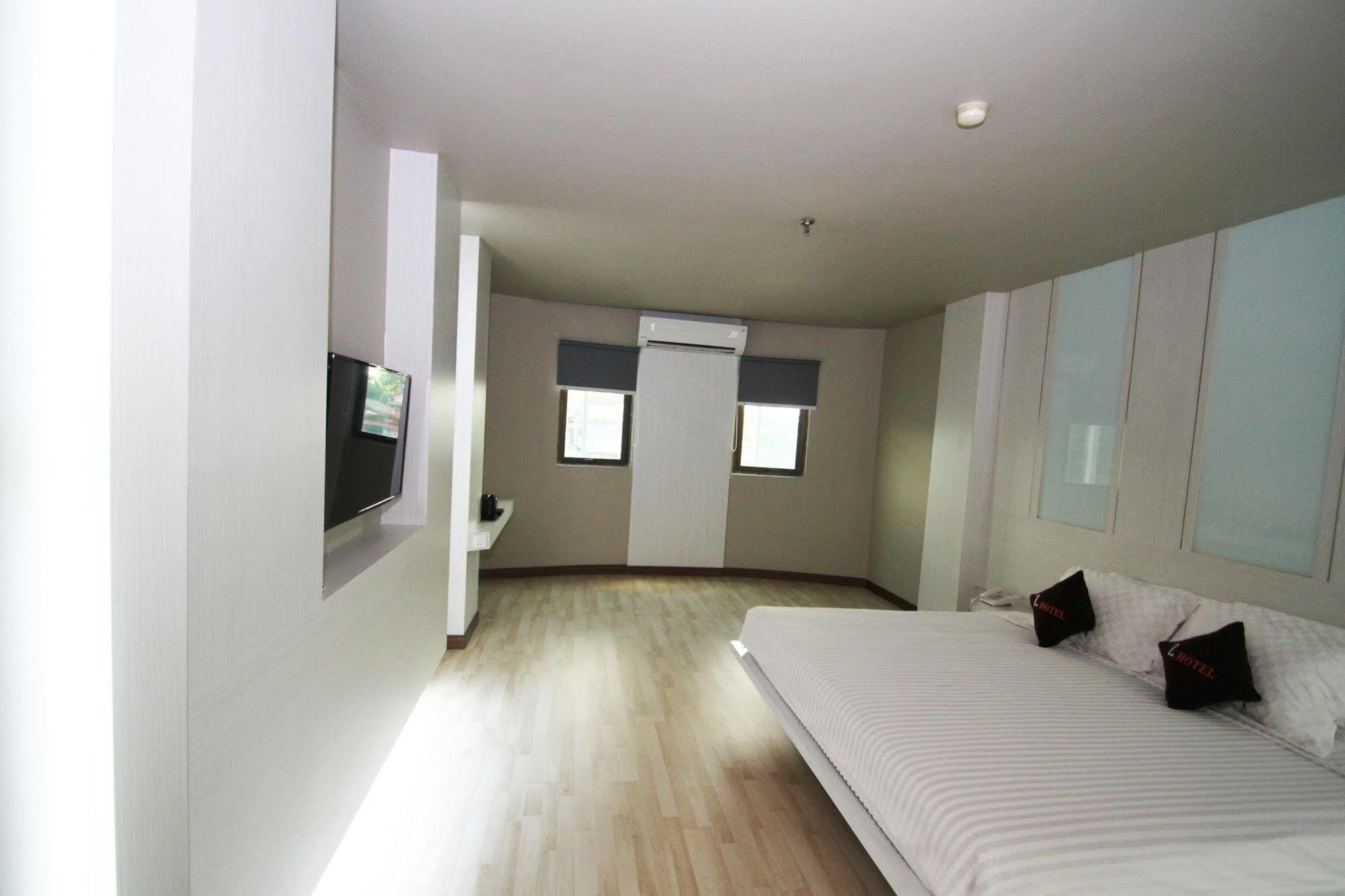The L Hotel Entertainment Batam Екстериор снимка