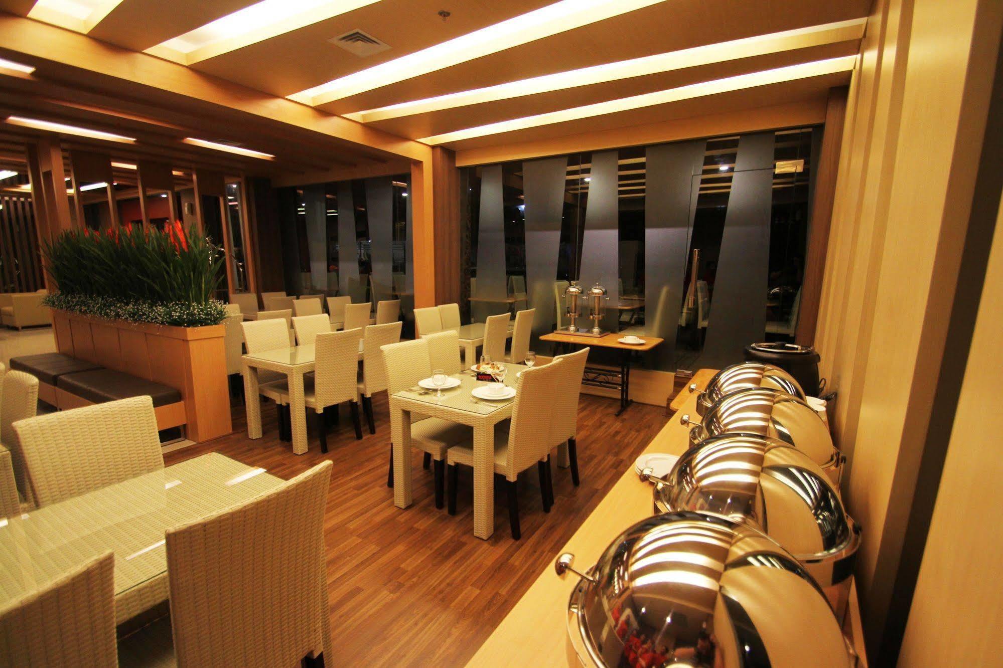 The L Hotel Entertainment Batam Екстериор снимка